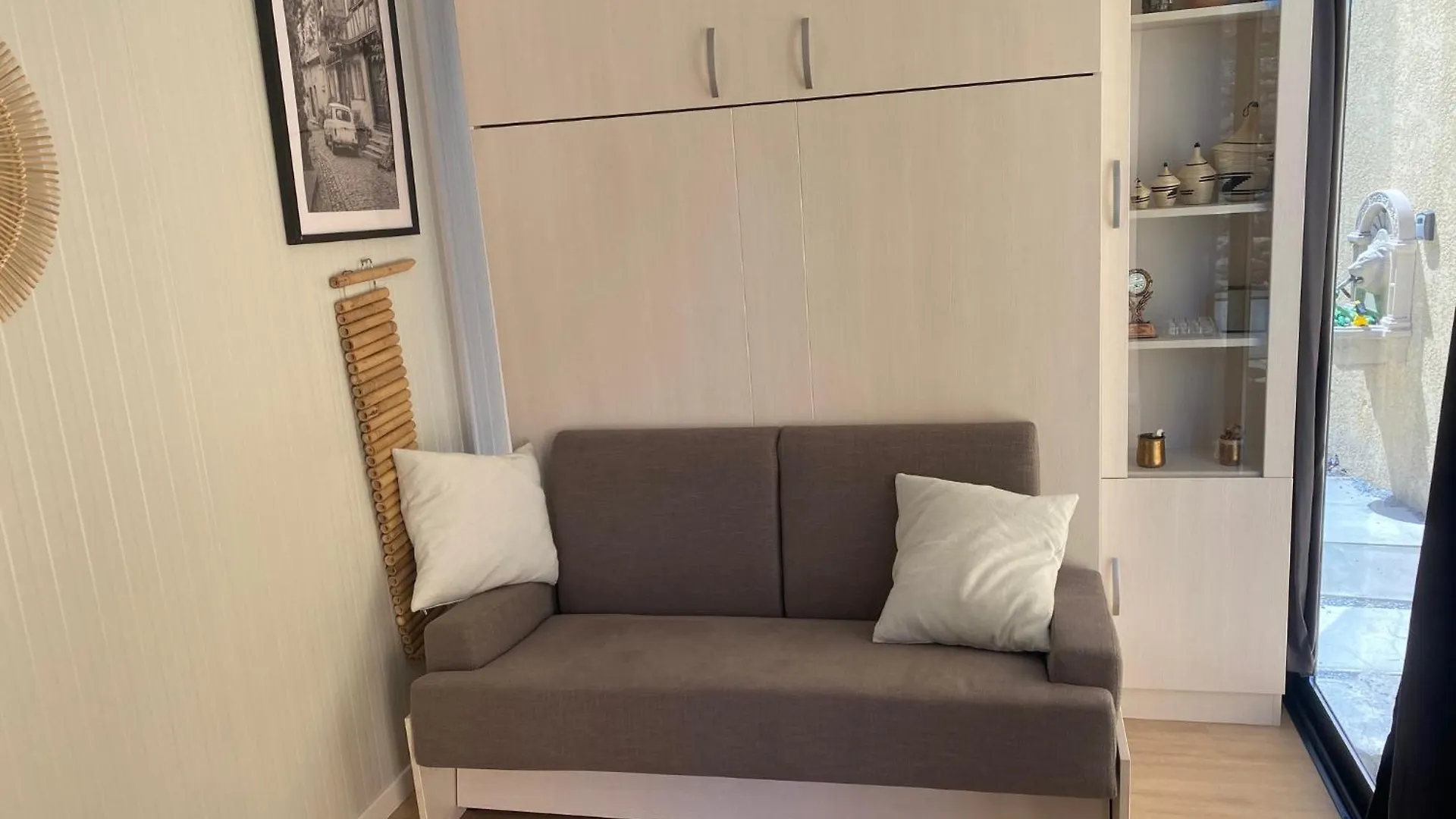 Escale Tiny House Zen Hotel Riom 0*,  France